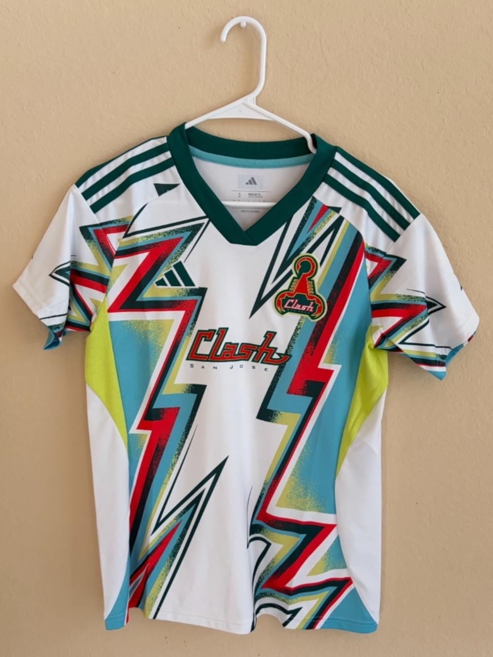 NWT women's large or XL San Jose clash 3rd jersey white/multicolor